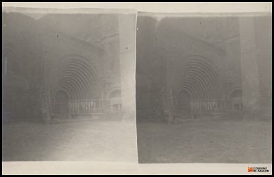 [Portada de la iglesia del monasterio de Santa María de Sigena]