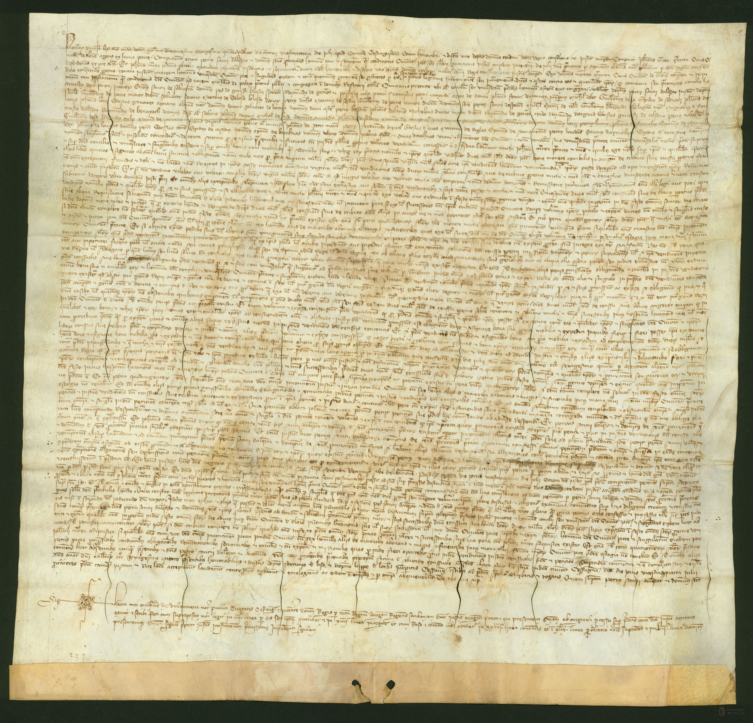Domingo Cerdán, consejero real y justicia de Aragón, ante la petición de Juan Mercer, vecino de la ciudad de Olorón, sentencia que los procuradores de la ciudad de Jaca, Pedro Sánchez de Alquézar y Domino Serés, cumplan lo acordado en la venta de un treudo al dicho Juan Mercer o caigan en las penas acordadas