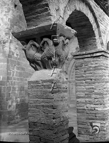 Monasterio Viejo de San Juan de la Peña. Claustro. Capitel de la Aves Mitológicas. Ricardo del Arco y Garay. Botaya