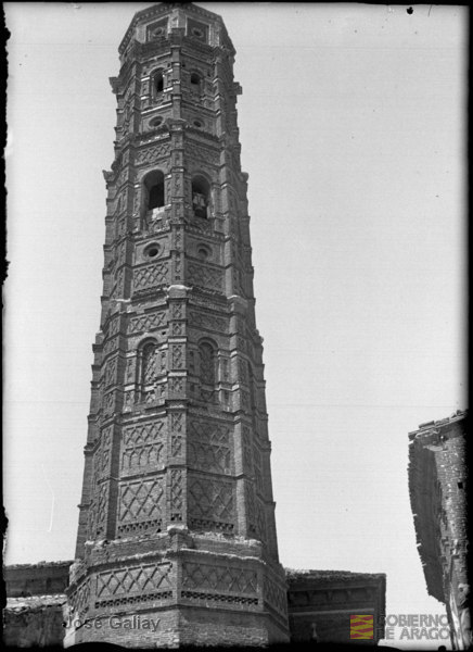 Muniesa (Teruel). Iglesia parroquial. Torre mudéjar octogonal. José Galiay Sarañana