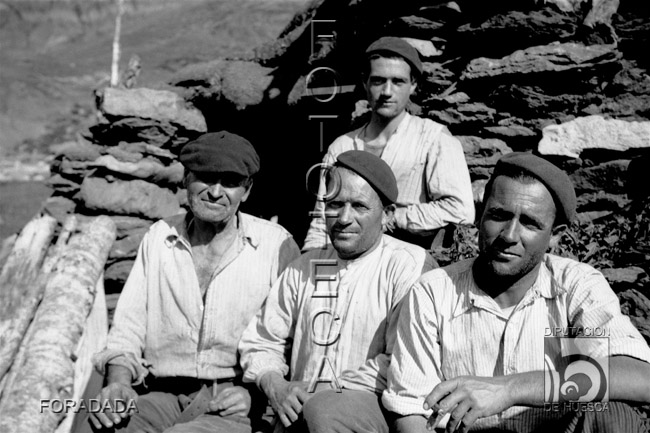 Grupo de pastores. Alfonso Foradada Coll. Valle de Ansó