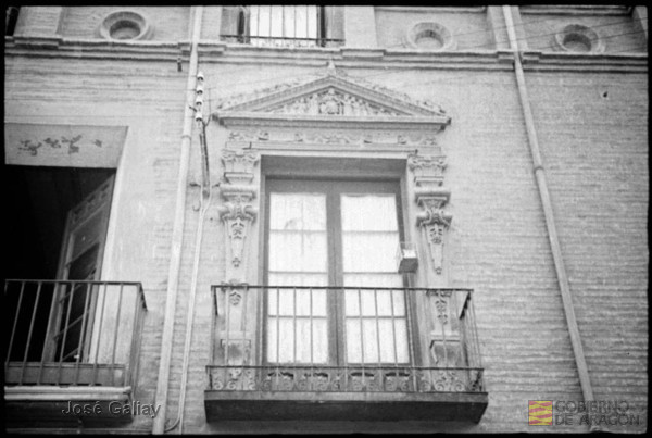 Zaragoza. Casa de los Morlanes. Detalle de un balcón. José Galiay Sarañana