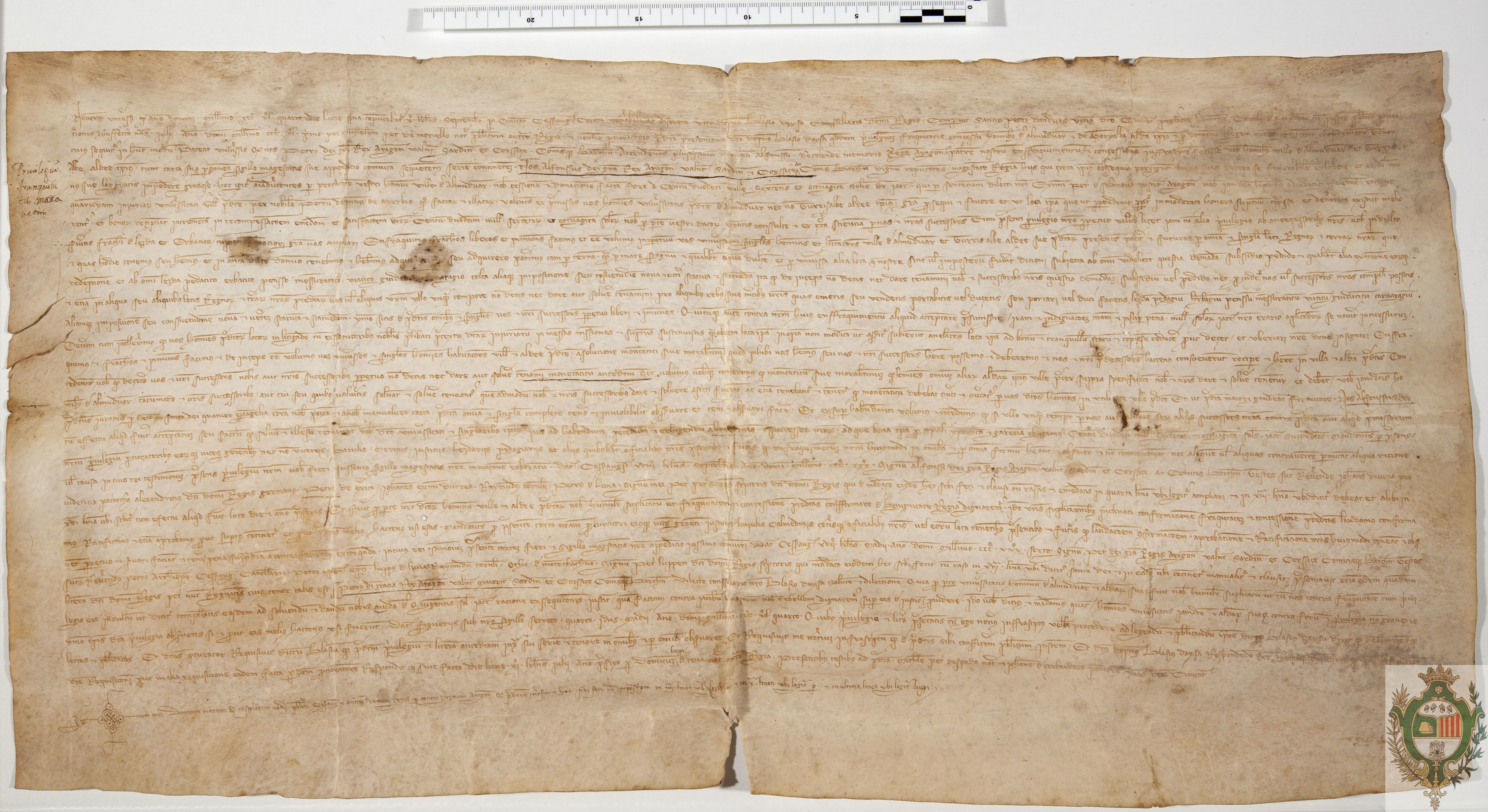 Pedro IV confirma el privilegio de Alfonso IV por el que concedía a los habitantes de Almudévar y de su aldea de Torralba de Aragón la inmunidad de diversos impuestos comerciales por toda la Corona (lezdas, peajes, guiajes, herbajes, etc.), así como del monedaje, especificando que el resto de las aldeas deberán pagarlo a la villa