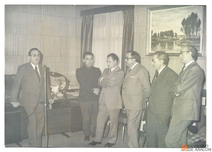 Casa Sindical, despacho oficial del delegado. Toma de posesión del director porinvial del Secretariado de Asuntos Sociales. Discurso de D. Jesús Sainz Planillo, delegado provincial de la O.S. 8 de marzo. Teruel
