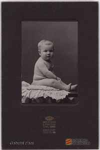 Retrato de un bebé, posiblemente Gabriel Faci del Teg. Zaragoza, 3 de julio de 1907. Gustavo Freudenthal Art Studio