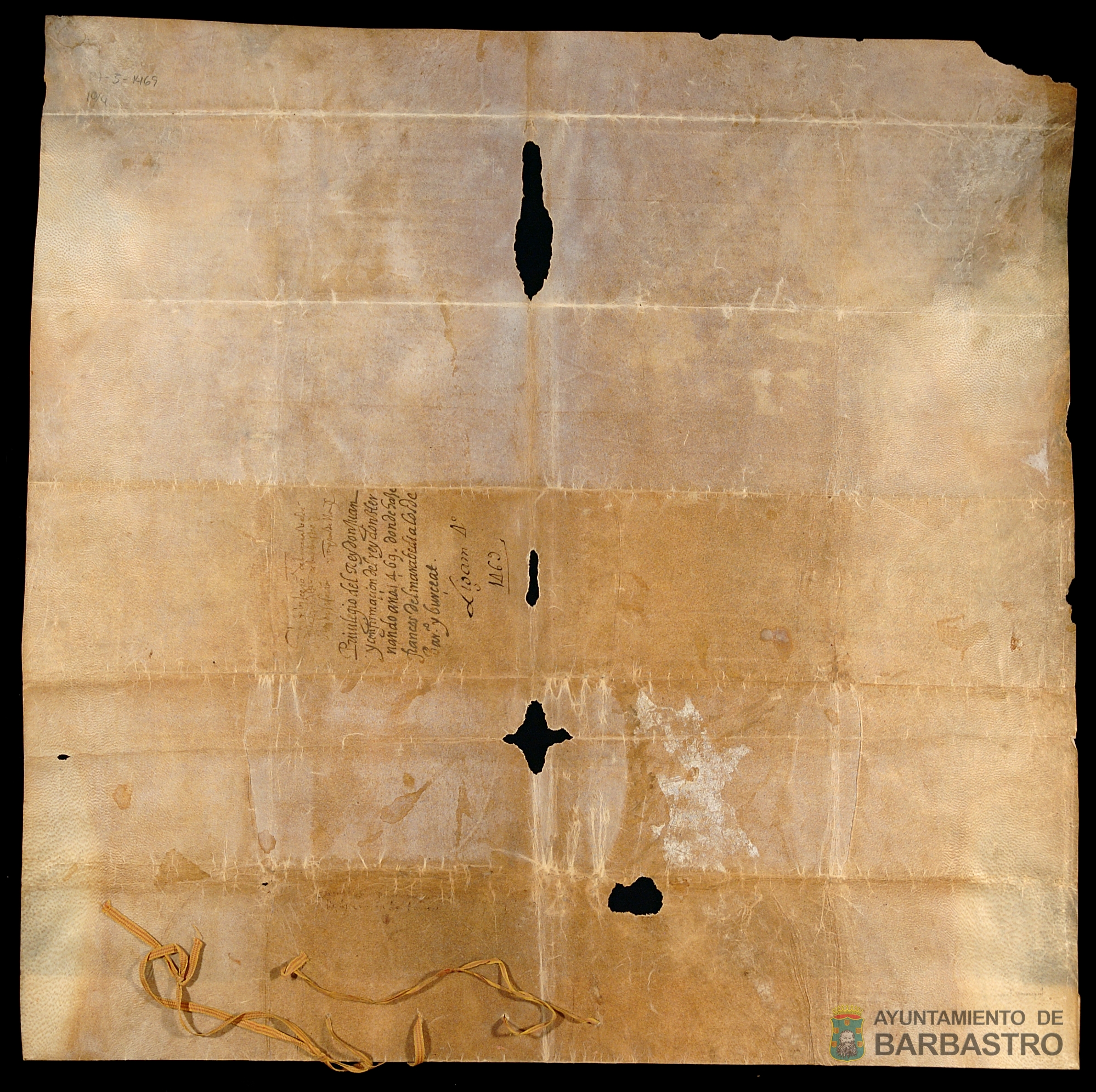 Privilegio de franquicia del maravedi para Barbastro y Burceat concedido por el rey Juan II de Aragon y confirmado por su hijo Fernando, rey de Sicilia. Dado extramuros del castillo de Entenza de Barbastro y confirmado en Lerida.