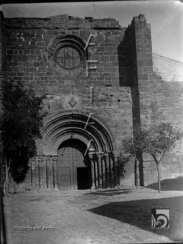 Monasterio de Santa María la Real. Portada de la iglesia. Ricardo del Arco y Garay. Fitero (Navarra)