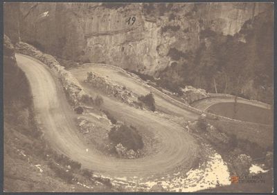"Subida a Escarrilla - Km. 1 de la carretera de Biescas a Panticosa".. Martín Luesma Vallestín