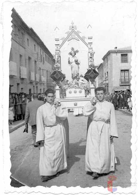 Procesión. Niño de la bola. La Puebla de Alfindén
