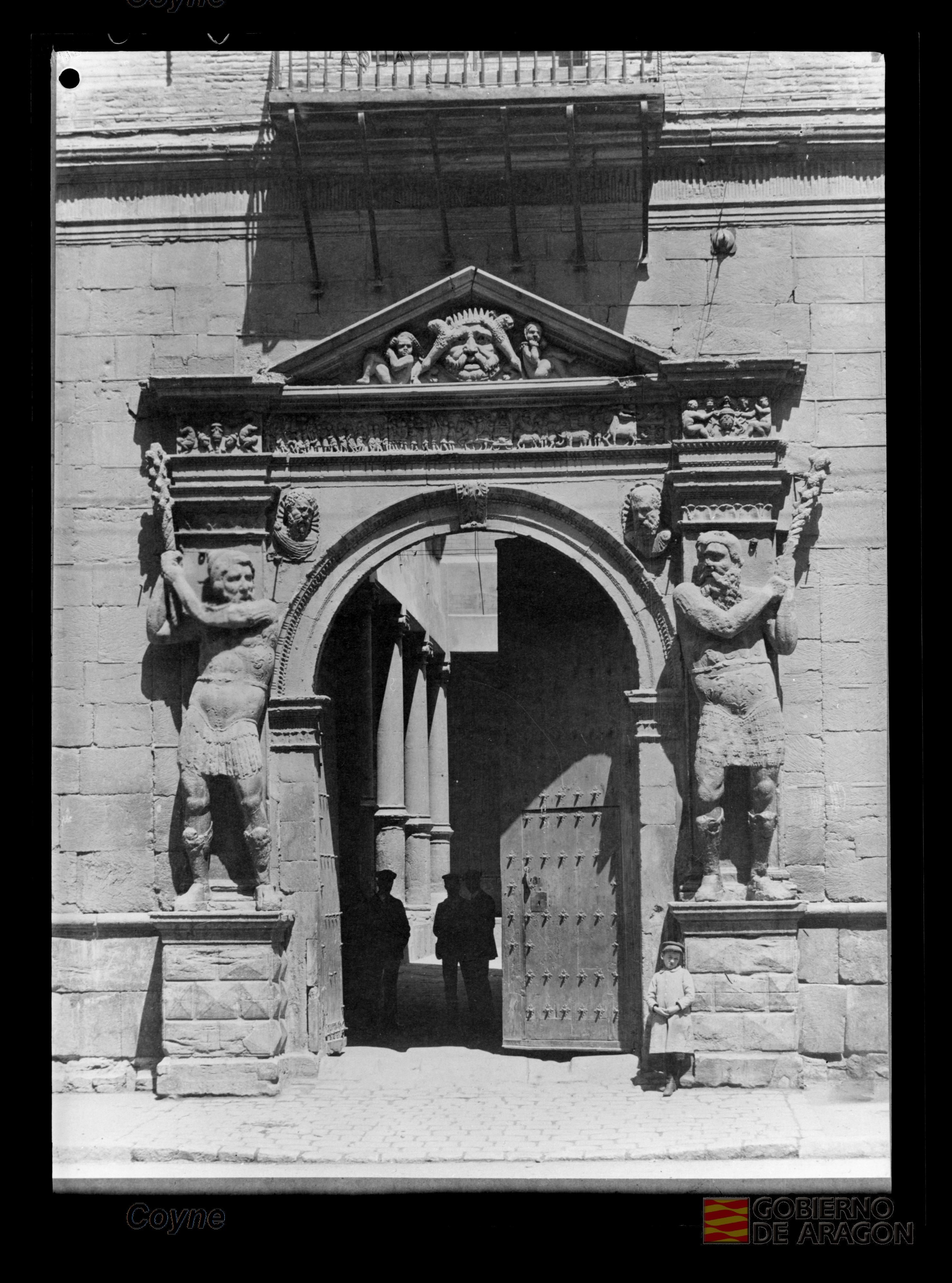 Portada del Palacio de los Luna. Audiencia Territorial