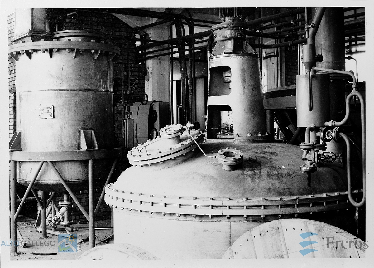 Maquinaria en la fábrica de Energía e Industrias Aragonesas en Sabiñánigo
