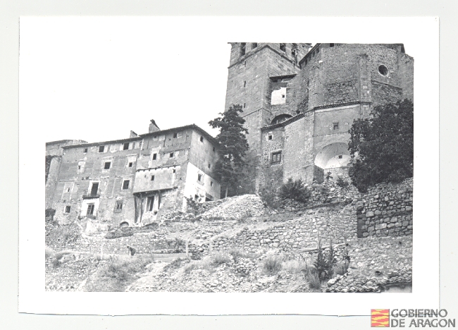Proyecto adicional al de urbanización parcial de los alrededores de la Catedral. Arquitecto: César Jalón. Albarracín