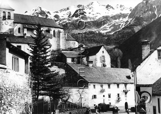 "Plaza del Pontón". Ricardo Compairé Escartín. "1934". Sallent de Gállego