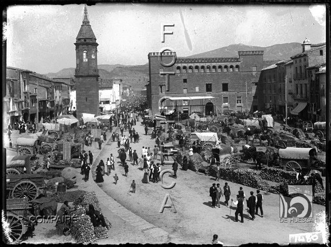 "Plaza y mercado". Ricardo Compairé Escartín. Ayerbe