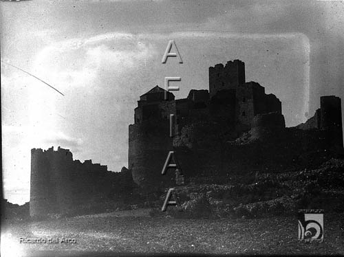 Castillo de Loarre. Vista desde el exterior. Ricardo del Arco y Garay. Loarre