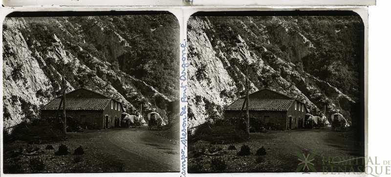 Diligencia pasando por delante del Meson de Pont Argone, Campo.