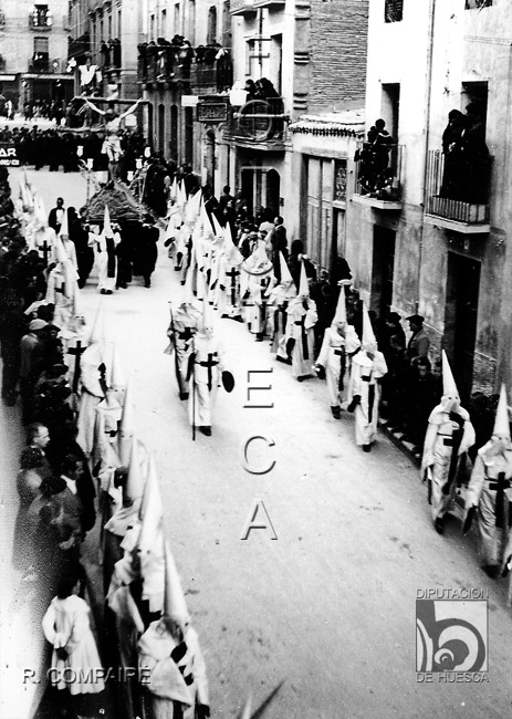 "Semana Santa. Procesión de Jueves Santo". Cofradías (2). Ricardo Compairé Escartín. Huesca
