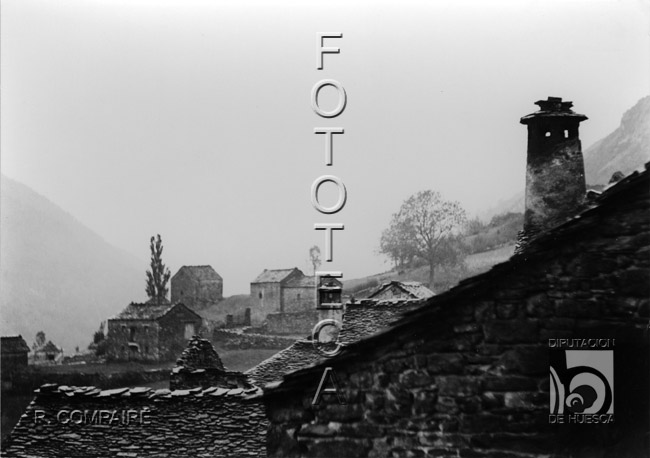 "Vista de casas y valle de Añisclo al fondo". Ricardo Compairé Escartín. Fanlo