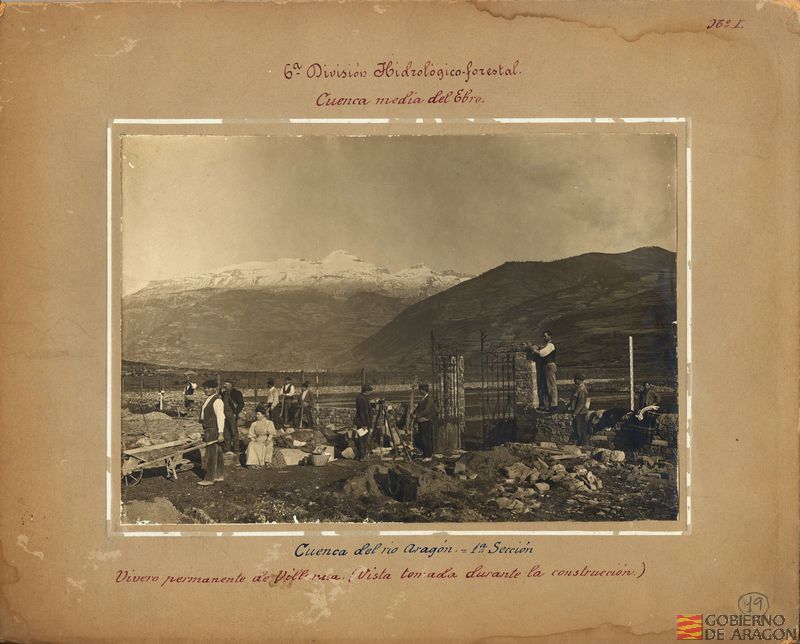 Cuenca del río Aragón. Sección 1ª. Vivero permanente de Villanúa (vista tomada durante la construcción)
