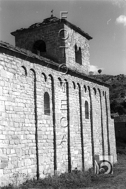 Fachada de la iglesia. José Oltra Mera. Santa Cruz de la Serós. Jacetania