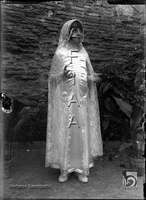Niña vestida de Primera Comunión. Ildefonso San Agustín. Huesca