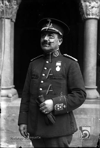 Retrato de Daniel Macías, director de la Música del Regimiento Valladolid 74. Ildefonso San Agustín. Huesca