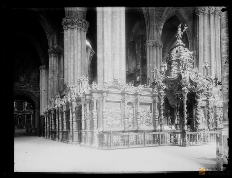 Catedral de San Salvador (la Seo). Trascoro y capilla del Santo Cristo