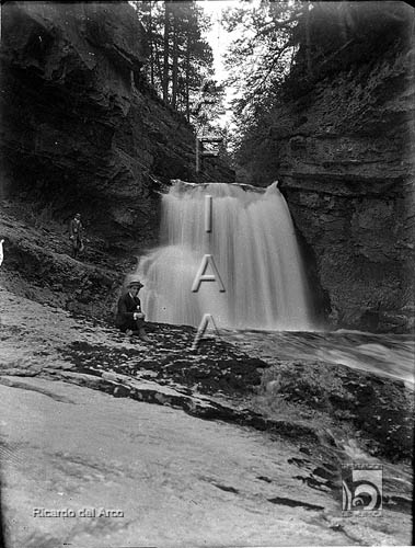 Valle de Ordesa. Cascada en el río Arazas. Ricardo del Arco y Garay. Parque Nacional de Ordesa y Monte Perdido. Torla. Sobrarbe