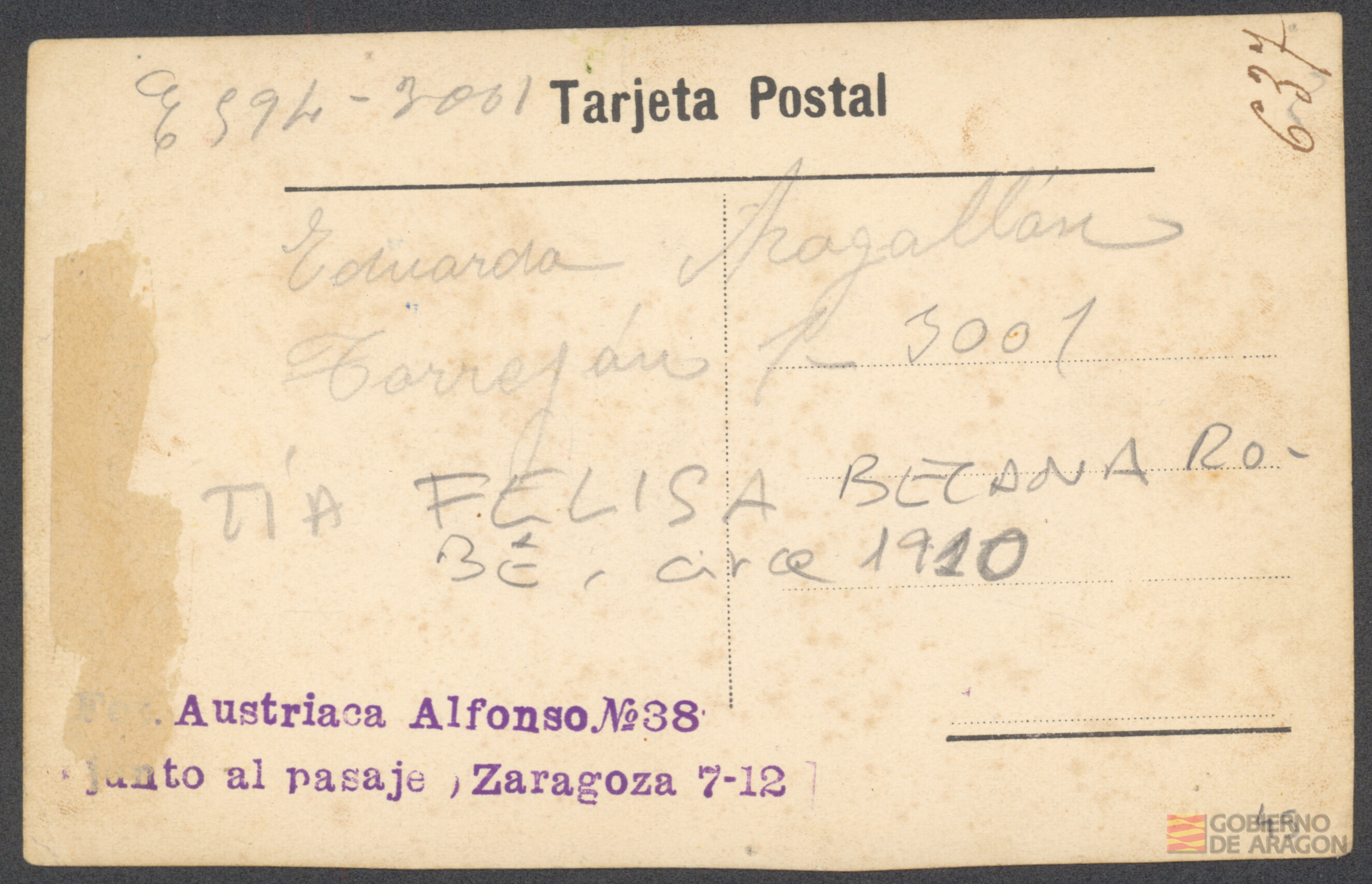Tarjeta Postal con el retrato de una mujer