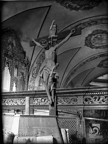 Iglesia de Santo Domingo y San Martín. Cristo del coro. Ricardo del Arco y Garay. Huesca