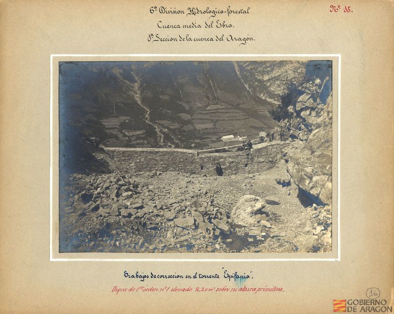 Cuenca del río Aragón. Sección 1ª. Torrente Epifanio. Dique del primer orden nº 1 elevado 2,20 m. sobre su altura primitiva