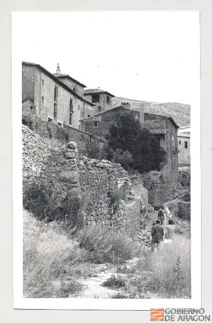 Proyecto adicional al de urbanización parcial de los alrededores de la Catedral. Arquitecto: César Jalón. Albarracín