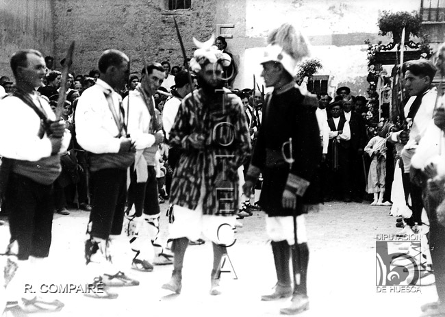 "Dance de moros y cristianos" (1). Ricardo Compairé Escartín. Sena