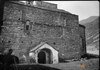 Acín (Huesca). Ermita de Nuestra Señora de Iguácel. Exterior lateral. Fotógrafo. José Galiay Sarañana