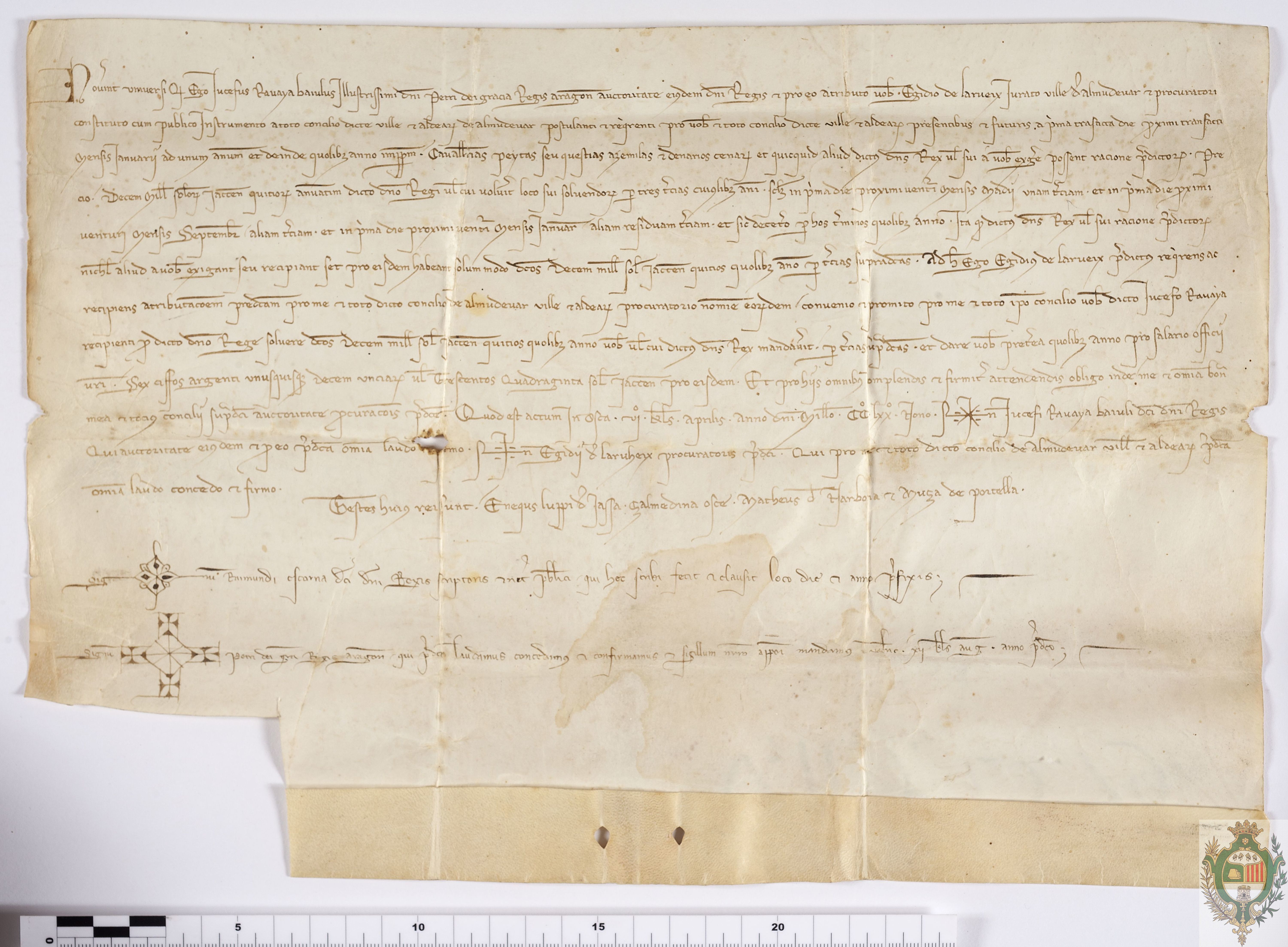 Jucé Ravaya, judío baile de Pedro III de Aragón, requiere a Gil de Larveix, representante del concejo de Almudévar, que le paguen 10.000 sueldos jaqueses anuales en calidad de pechas, cenas, acémilas, caballerías y cualquier otra renta real, y el concejo se compromete a hacerlo