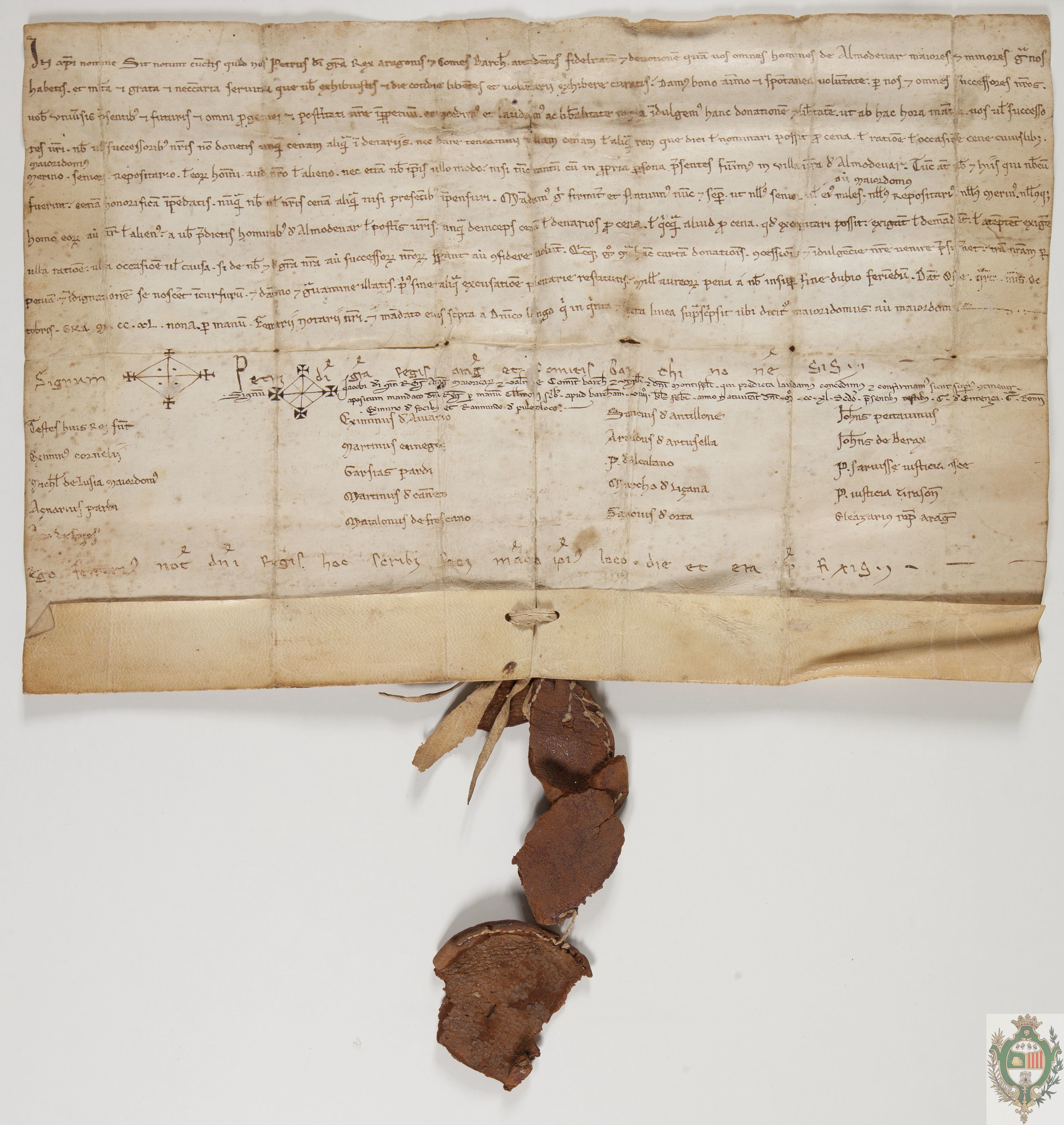 Pedro II de Aragón libera a los hombres de Almudévar del pago de las cenas de ausencia al rey y de cualquier tipo de cena, de presencia o de ausencia, a otros oficiales reales.
