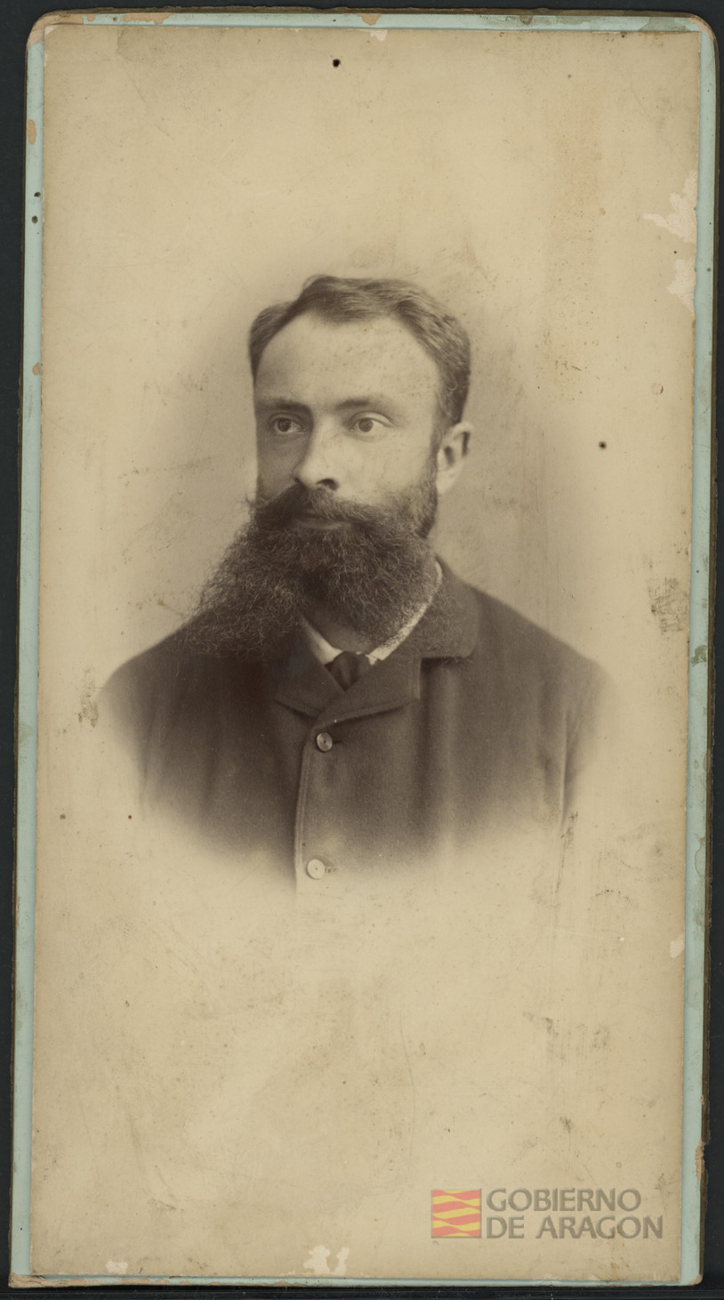 Retrato de hombre. J. Marti