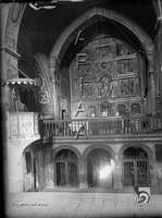 La excatedral. Interior. Retablo mayor, entrada a la cripta y púlpito. Ricardo del Arco y Garay. Roda de Isábena. Ribagorza