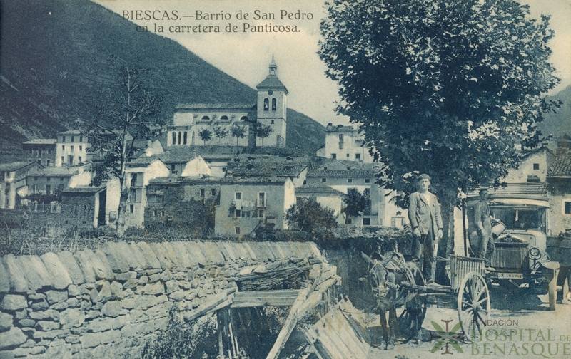 "Biescas. Barrio de San Pedro en la carretera de Panticosa."