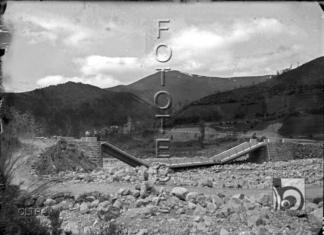 "Destrozos de la guerra. Puente". José Oltra Mera. Linas de Broto