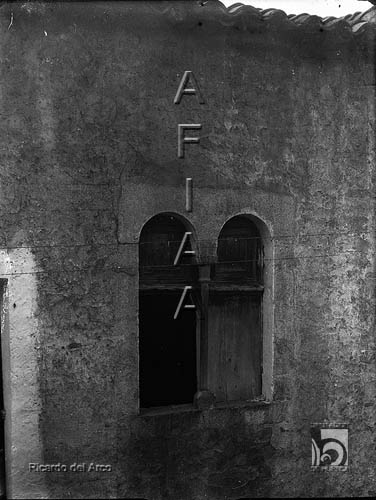Ventana con parteluz. Ricardo del Arco y Garay. Aínsa. Sobrarbe