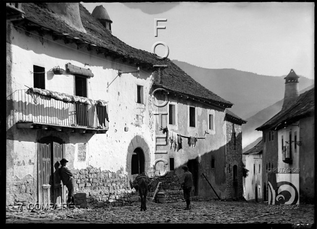 "Una plaza". Ricardo Compairé Escartín. Ansó