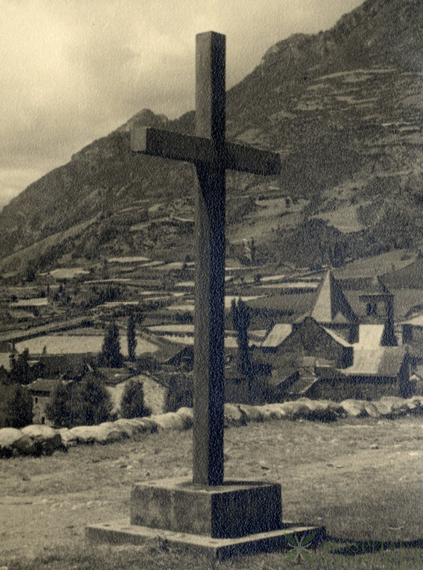 Cruz del cementerio de Benasque