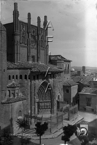 La catedral vista desde el ayuntamiento. Ildefonso San Agustín. Huesca