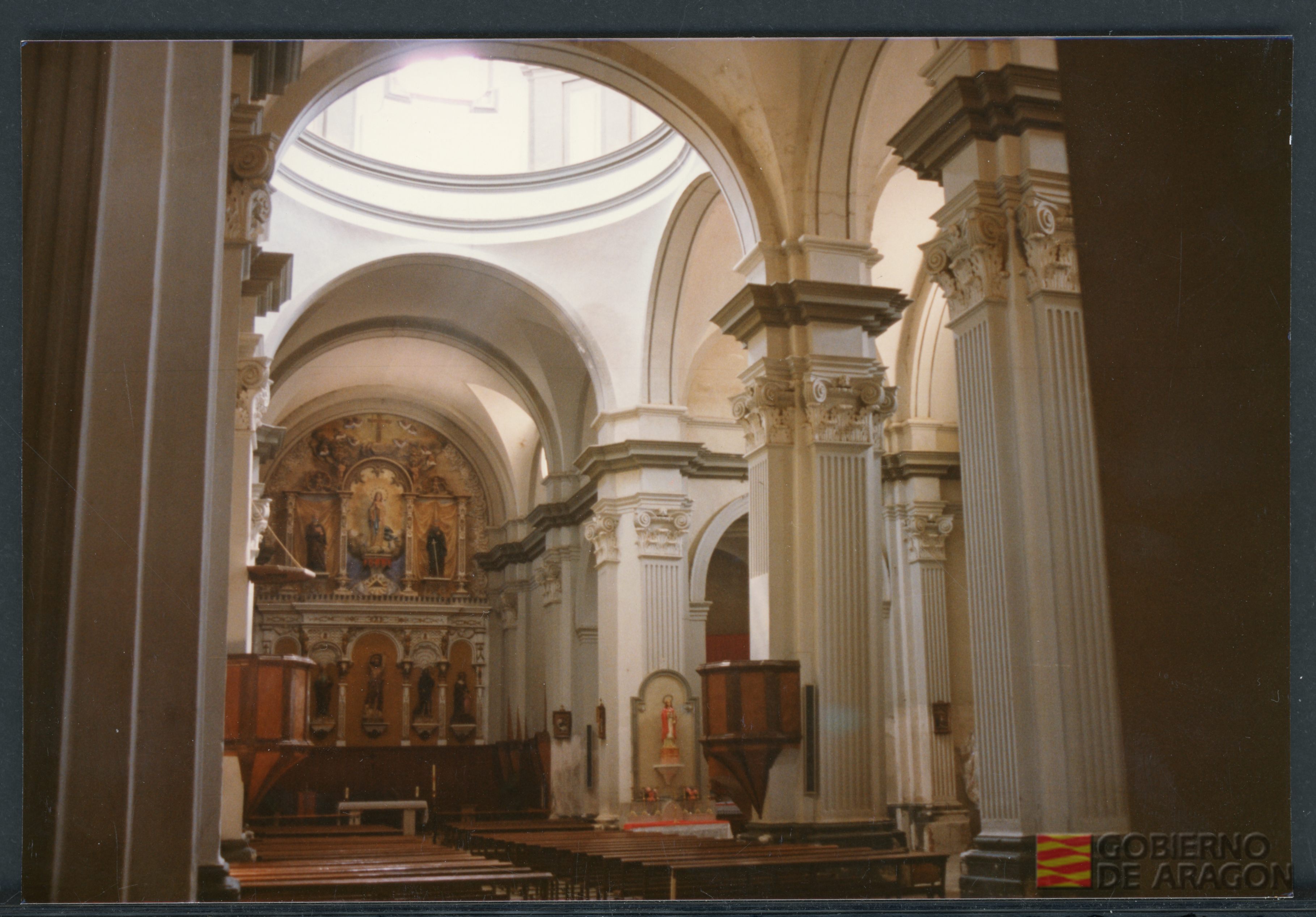 Interior de la Iglesia de San Juan Bautista. Ángel Crespo Yagüe. Alcolea de Cinca