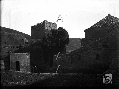 Castillo de Loarre. Vista desde el interior. Ricardo del Arco y Garay. Loarre