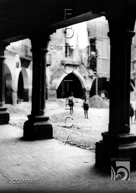 "Porches de la plaza". Ricardo Compairé Escartín. Graus