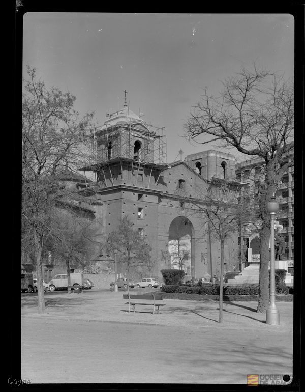 Iglesia de Nuestra Señora del Portillo. Plaza del Portillo. Jardín