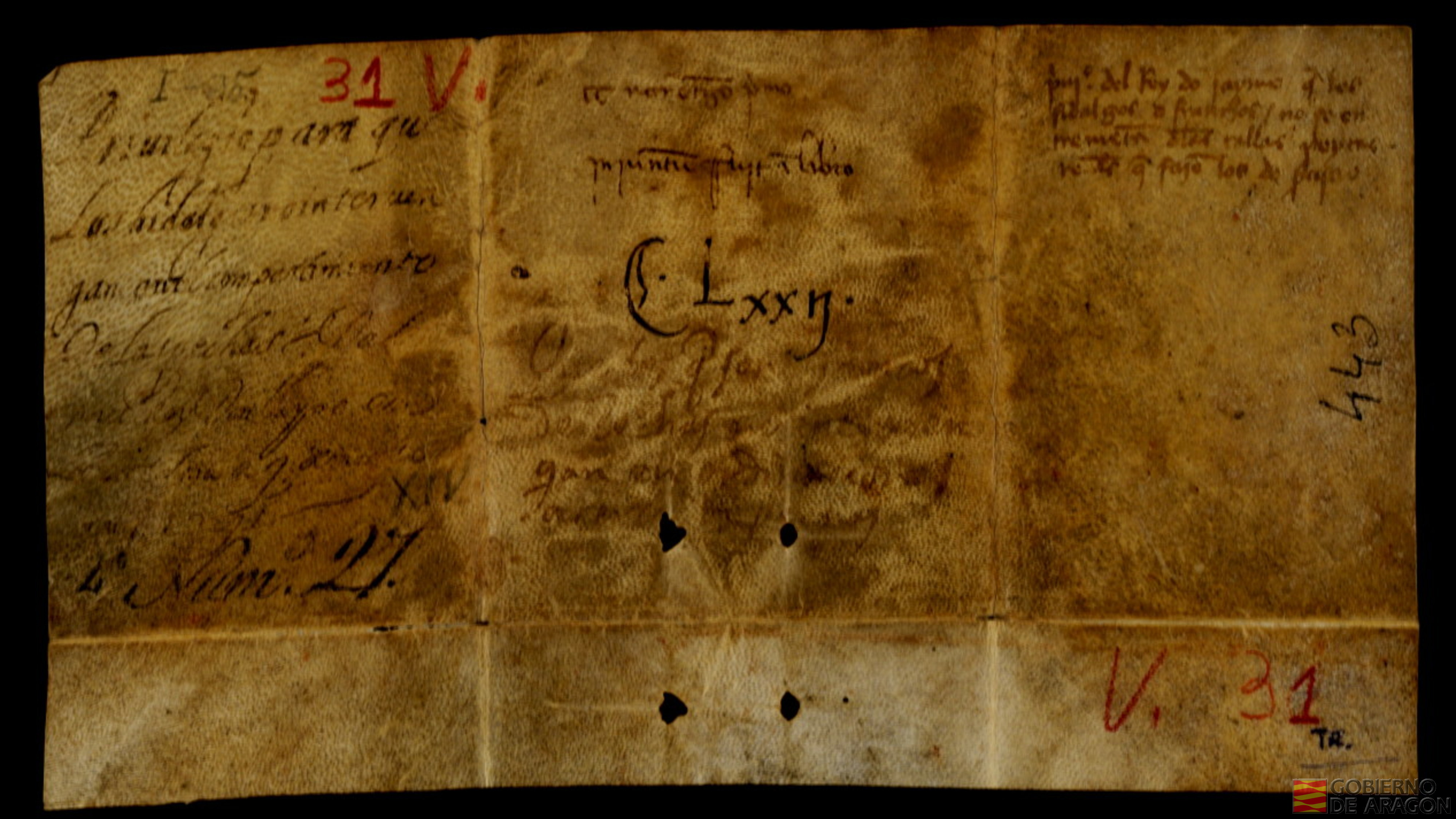 Privilegio real del Rey Jaime II ordenando que los turolenses francos de pechas, por poseer caballo y armas no se entrometan en las exacciones reales y pechas de los que se hallan a sus servicios