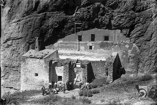 Ermita de San Martín de la Val de Onsera. Excursionistas. Ildefonso San Agustín. San Julián de Banzo